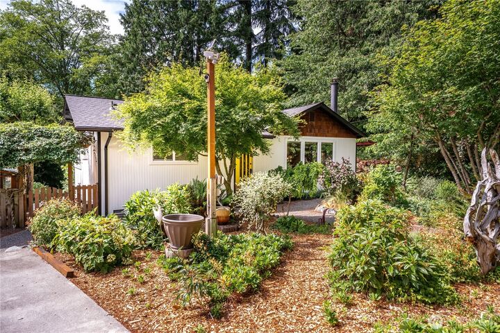 Property Photo: 18104 76th Avenue W WA 98026