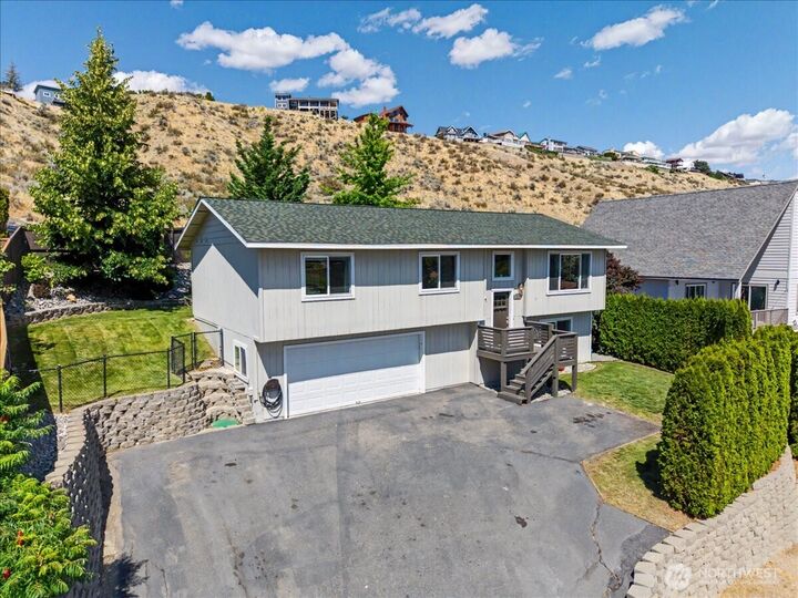 Property Photo: 215 San Remo Lane WA 98816