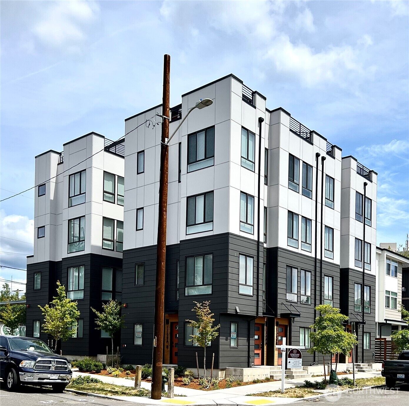 Property Photo: 440 13th Ave WA 98122