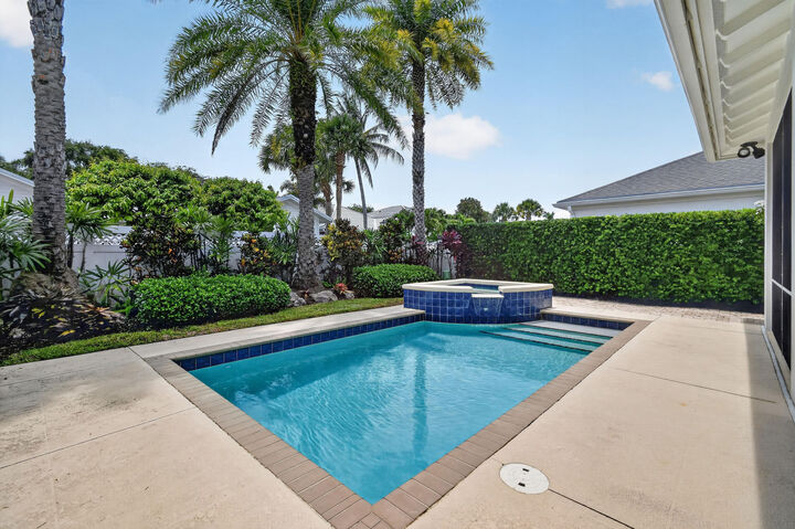 Property Photo: 3416 S Caroline Drive FL 33458