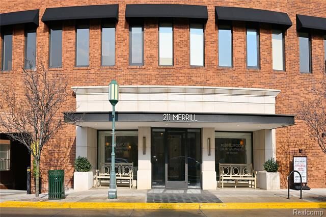 Property Photo:  211 E Merrill Street 404  MI 48009 