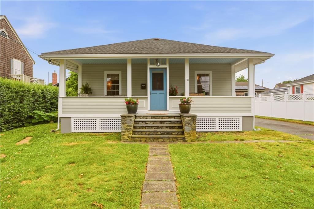 Property Photo:  30 Boulevard  RI 02842 