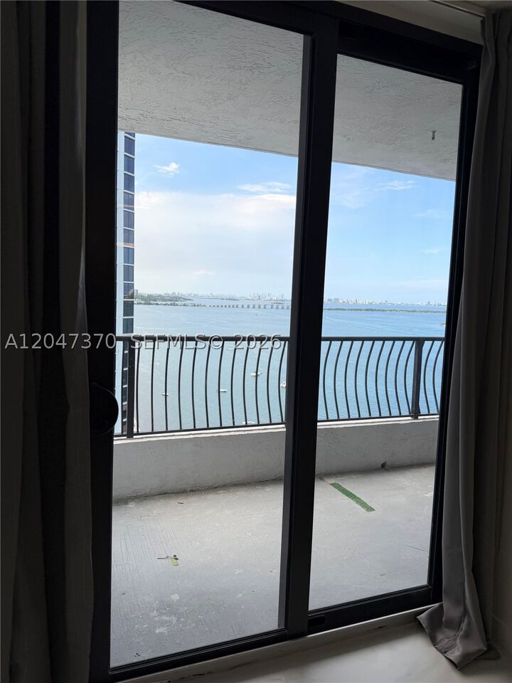 Property Photo:  555 NE 15th St 23D  FL 33132 