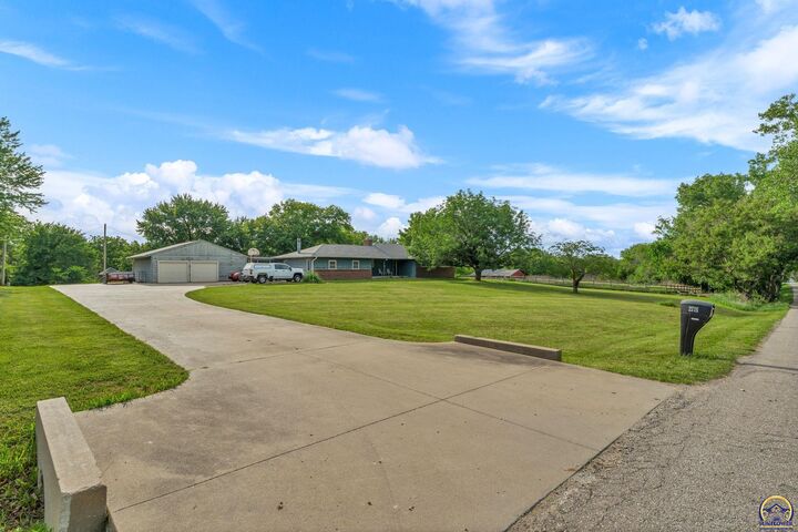 Property Photo: 2715 SE Downing Rd KS 66605