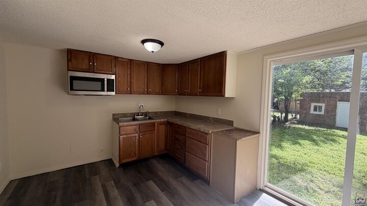 Property Photo: 420 SW Clay St KS 66606