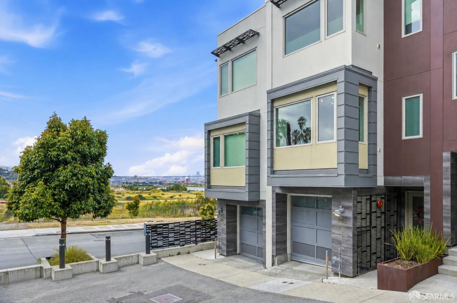 Property Photo: 594 Hudson Avenue CA 94124