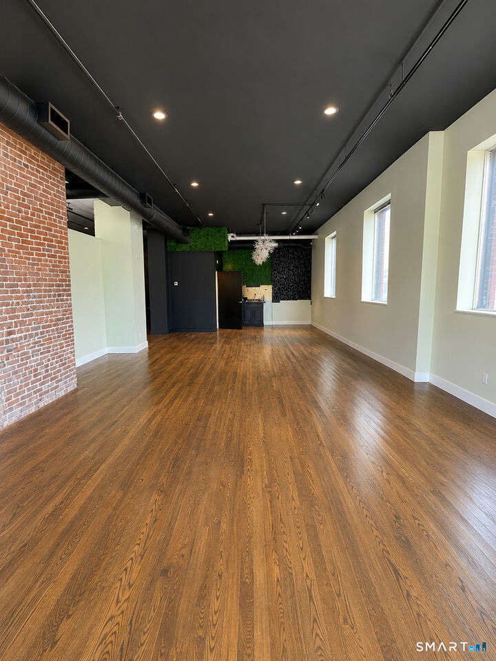 Property Photo:  180 State Street  CT 06320 