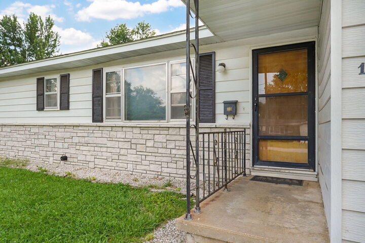 Property Photo:  1215 S Airwood Drive  MO 65804 