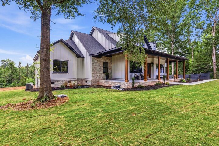 Property Photo: 118 Crown Oak Court SC 29301