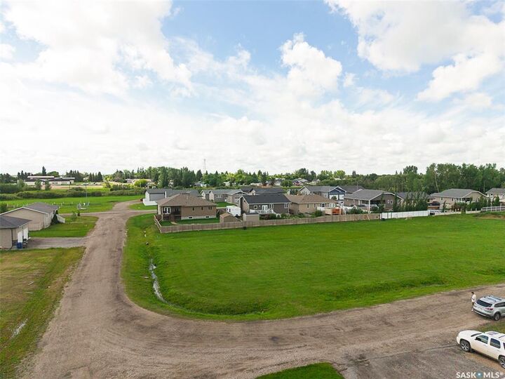 Property Photo:  311 Ead Road  SK S0G 3E0 