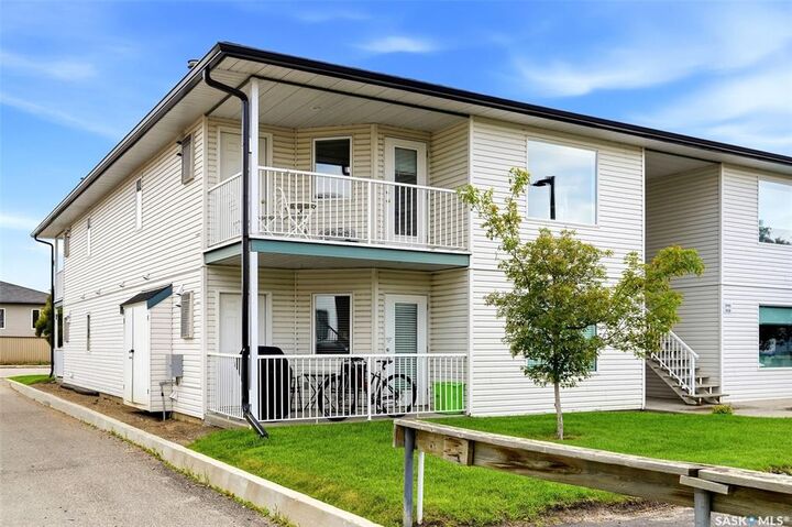 Property Photo:  3940 7th Avenue E  SK S4N 7K8 