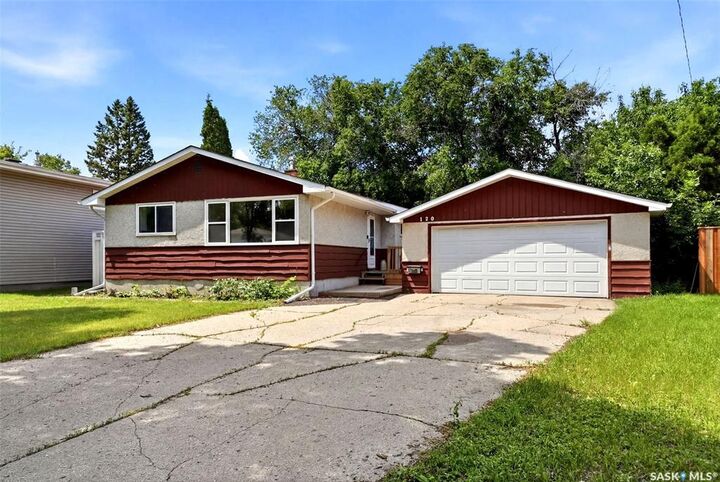 Property Photo: 120 Shannon Road SK S4S 5B1