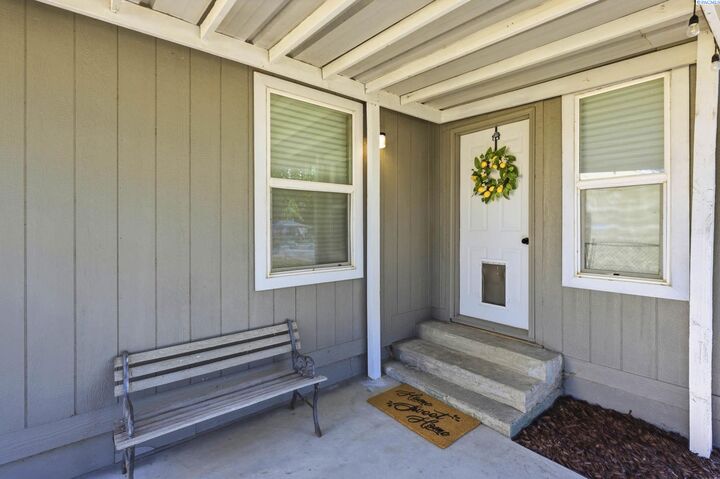 Property Photo:  908 Chris Ave  WA 99320 