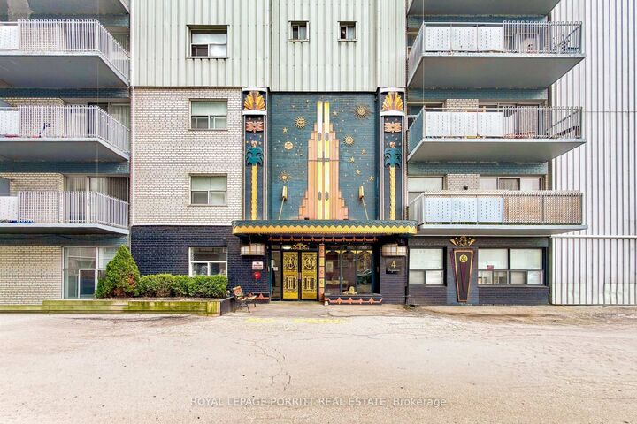 Property Photo:  2 Superior Avenue 39  ON M8V 2M3 