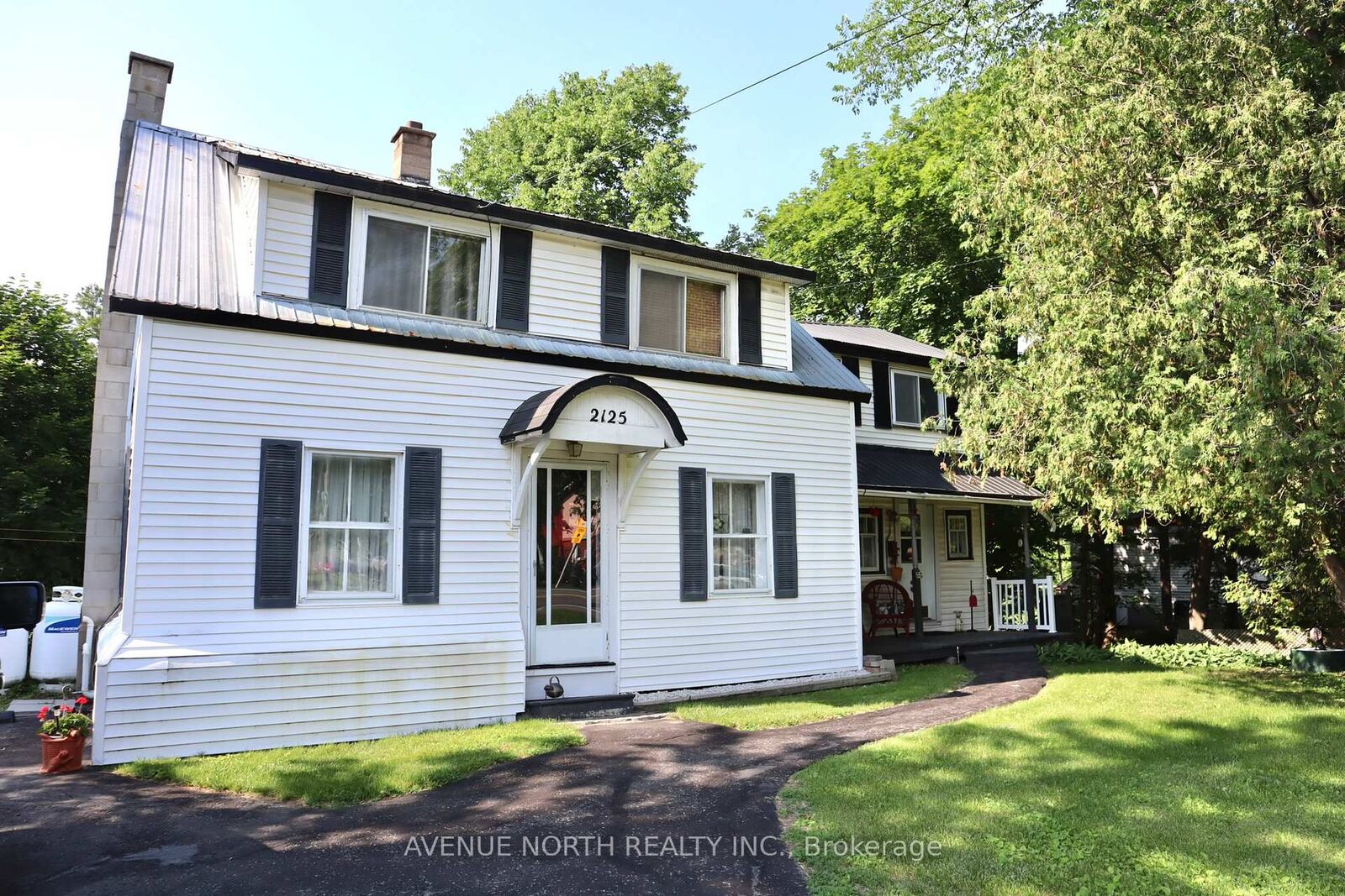 Property Photo:  2125 Old Montreal Road  ON K4C 1G7 