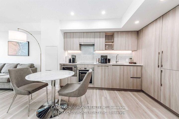 Property Photo: 17 Bathurst Street 1508 ON M5V 0N1