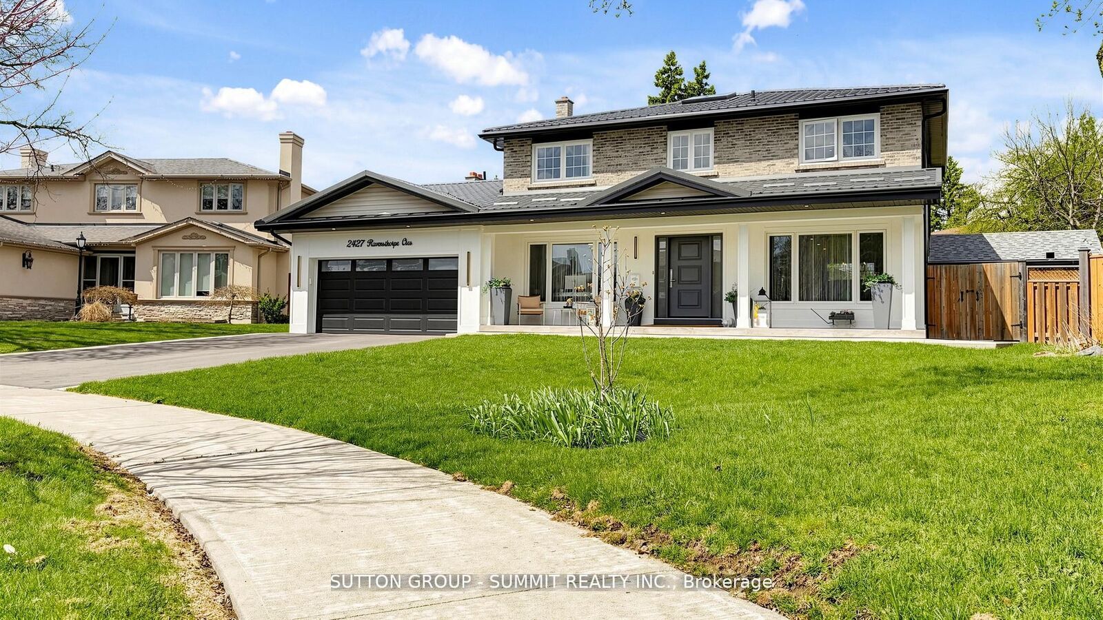 Property Photo:  2427 Ravensthorpe Crescent  ON L5C 2Y4 