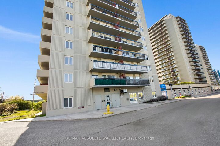 Photo de la propriété:  158C McArthur Avenue 1604  ON K1L 8E7 