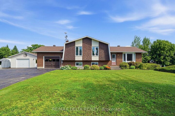Property Photo: 915 Elizabeth Road ON K0B 1C0