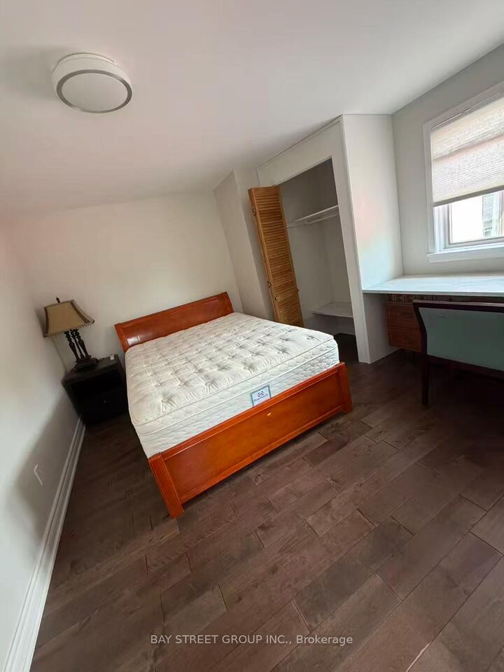 Property Photo:  19 Dunsfold Drive 3  ON M1B 1T5 