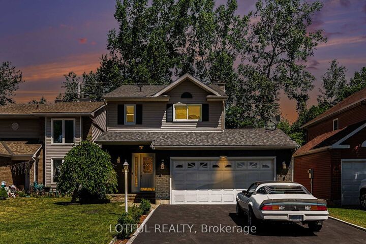 52 Fair Oaks Crescent — photo 1