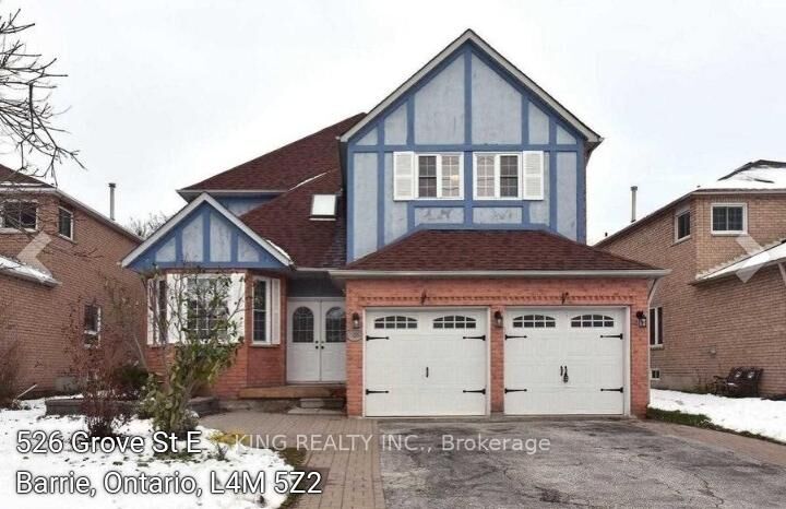 526 Grove Street E — photo 1