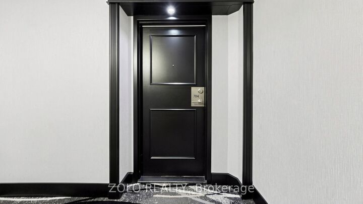 Property Photo:  91 Townsgate Drive 704  ON L4J 8E8 