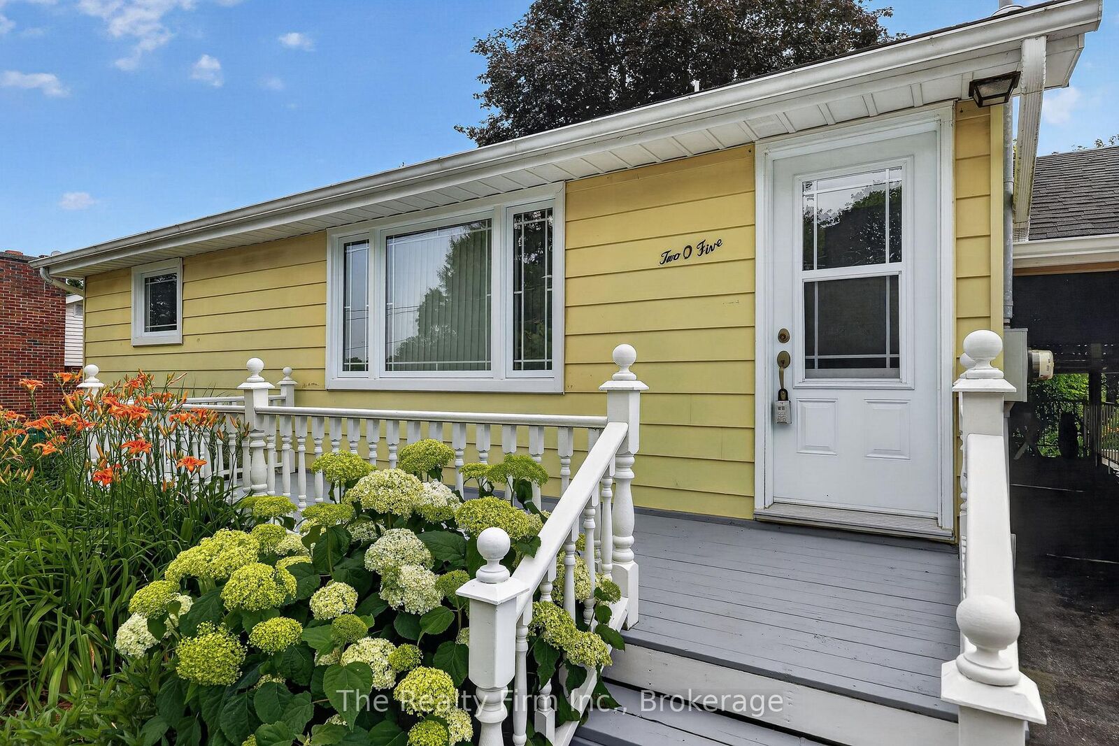 Property Photo: 205 George Street ON N5C 1Z5