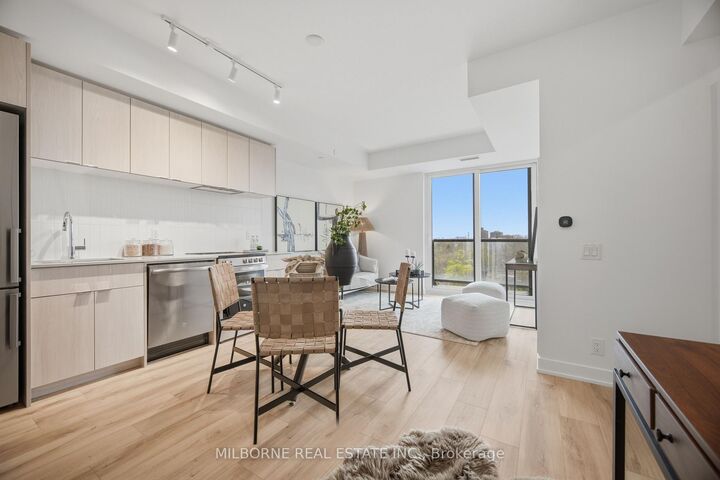 Property Photo:  1660 Bloor Street W 1002  ON M6P 1A8 