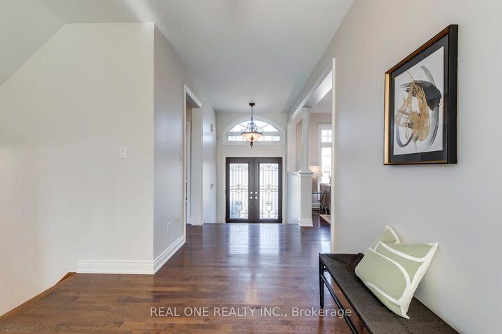 Property Photo: 1426 Redwing Court ON L6M 5E6