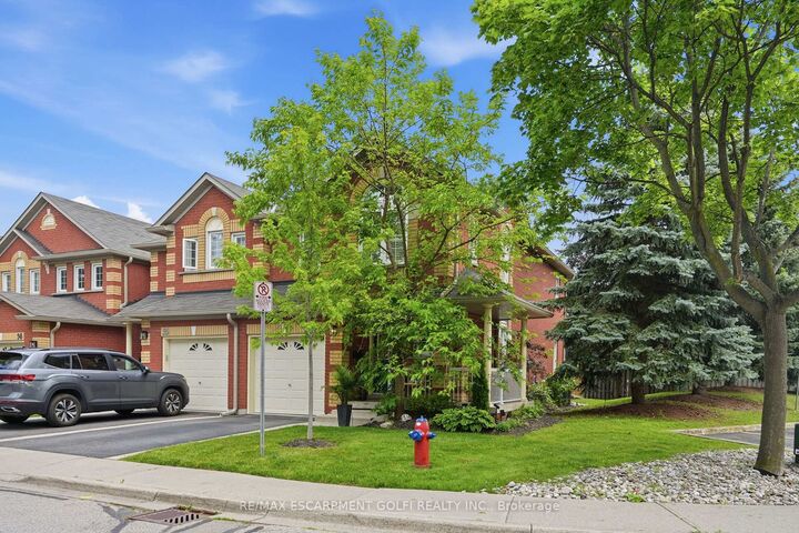 Property Photo:  2022 Atkinson Drive 34  ON L7M 4H6 