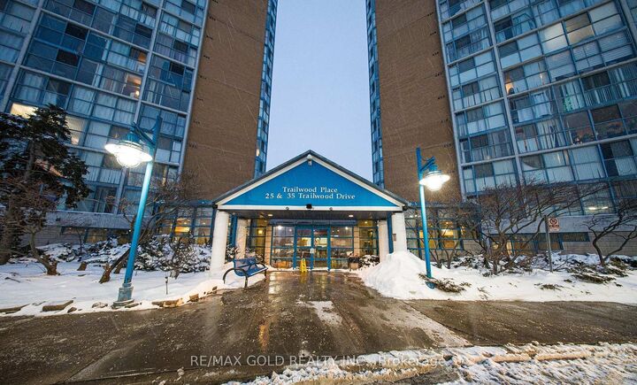 Property Photo: 35 Trailwood Drive 1112 ON L4Z 3L6