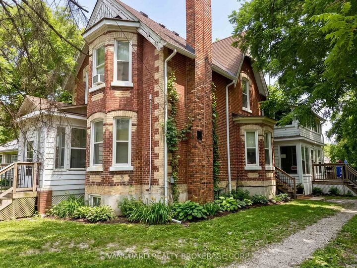 76 Wellington Street — photo 1