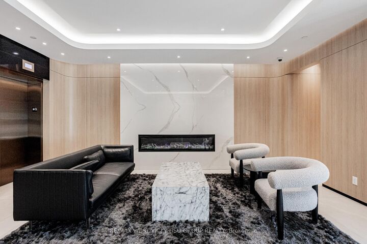 Property Photo:  185 Alberta Avenue # 810  ON M6C 0A5 