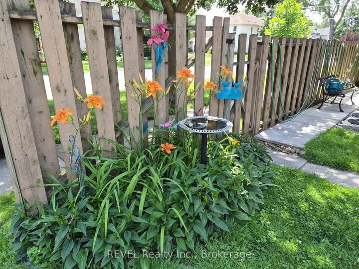 Property Photo:  10 Wiley Street  ON L2R 4E5 