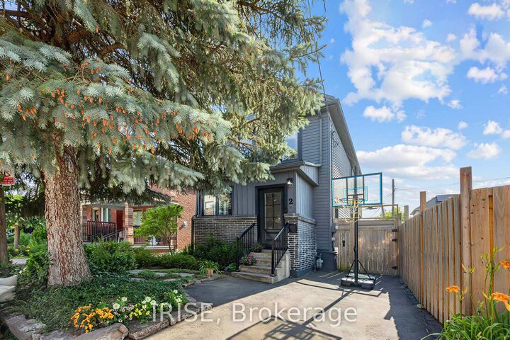 Property Photo:  2 Beechwood Avenue  ON M6N 4T1 