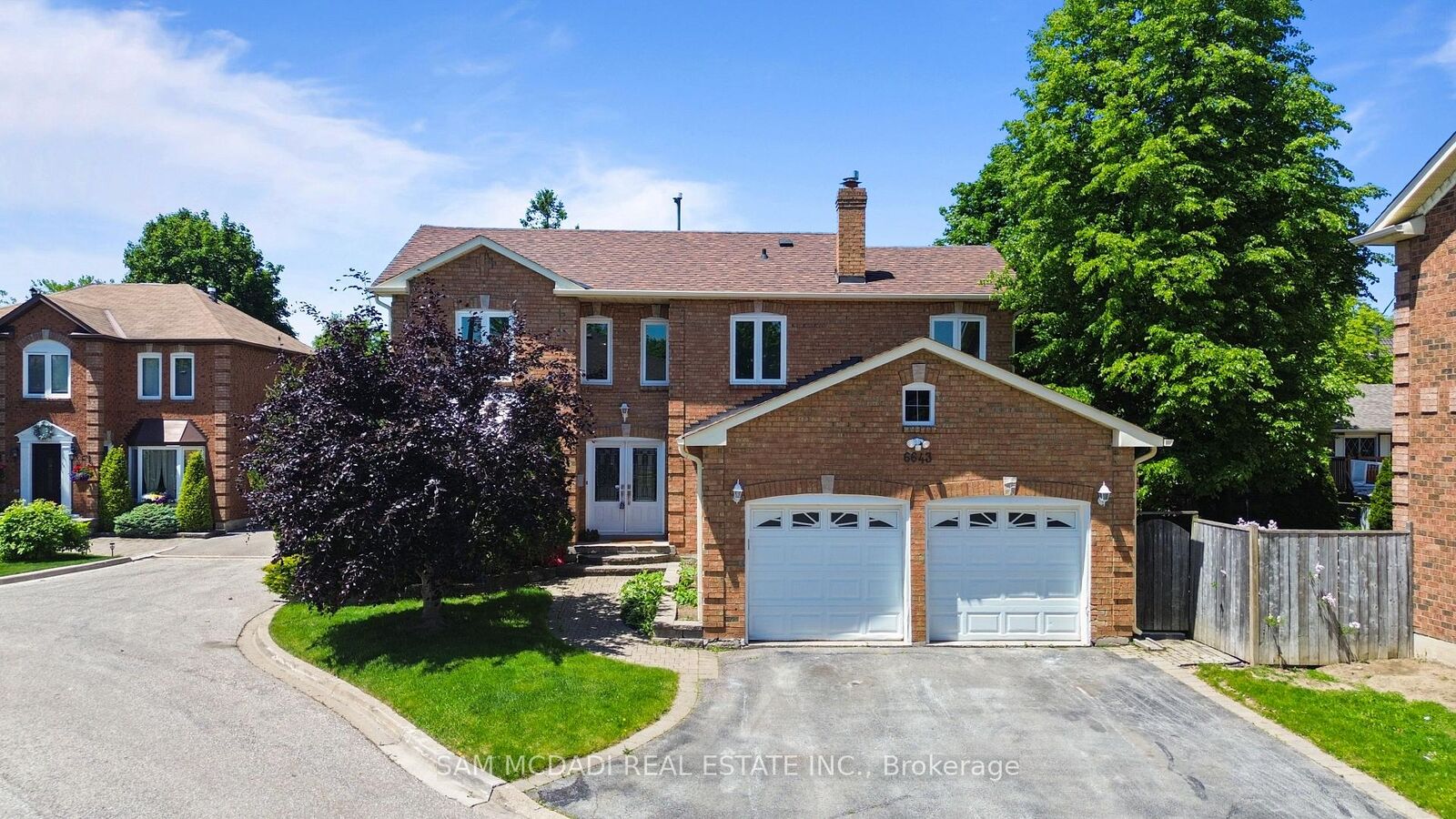 Property Photo:  6643 Mockingbird Lane  ON L5N 5K2 