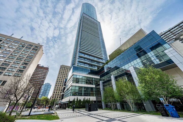 Property Photo:  388 Yonge Street 7105  ON M5B 0A4 