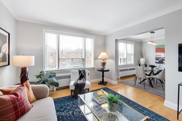 Property Photo: 7 Warwick Avenue 3 ON M6C 1T5