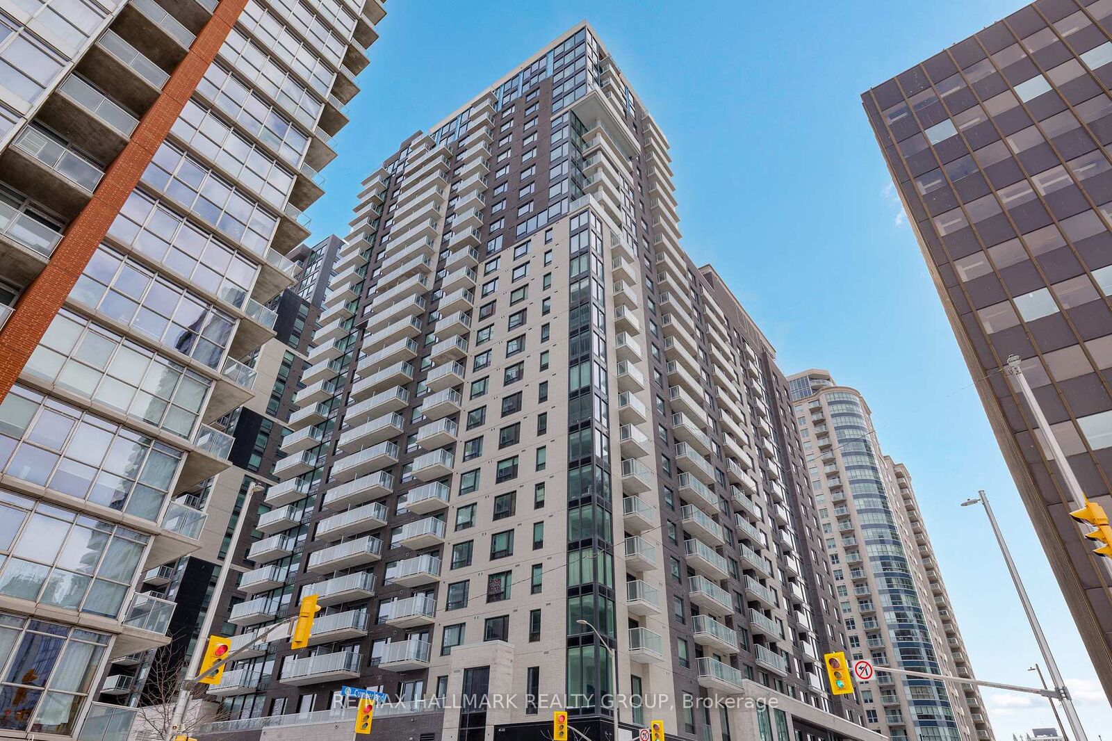 Property Photo: 180 George Street 2406 ON K1N 0G8