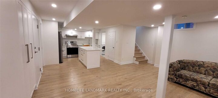 Property Photo:  2564 Comet Court  ON L5K 2R4 