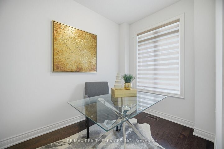 Property Photo: 585 Dougall Avenue ON L7C 3Z2