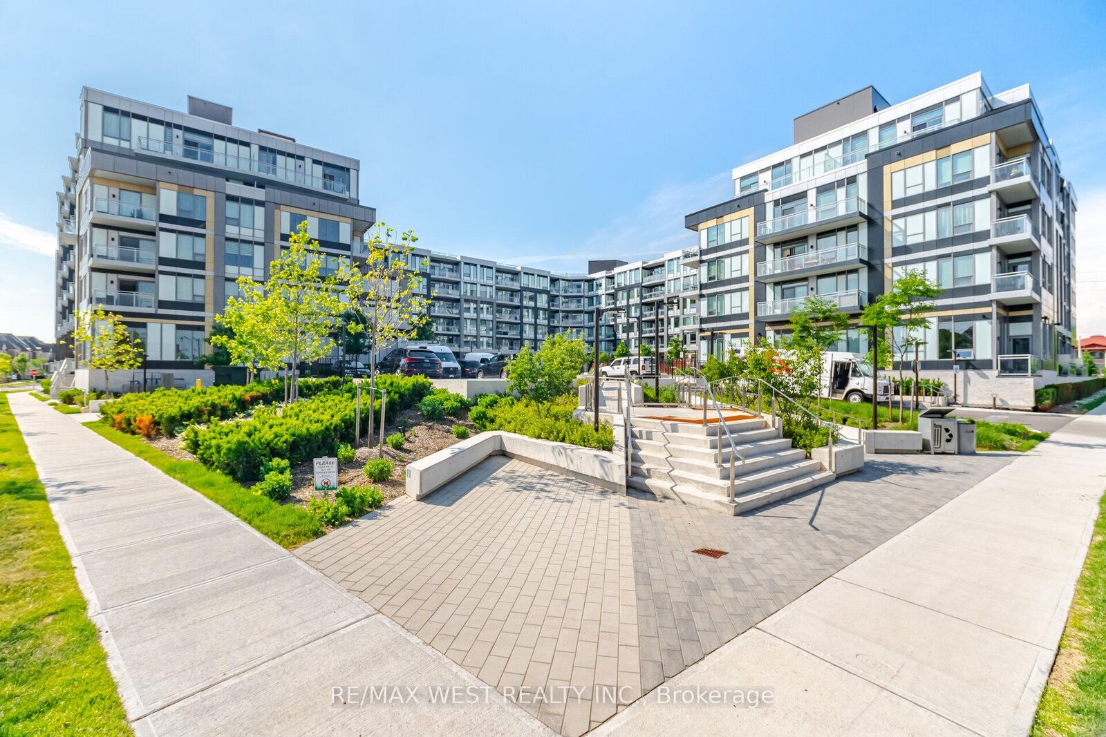 Property Photo:  2501 Saw Whet Boulevard 548  ON L6M 5N2 