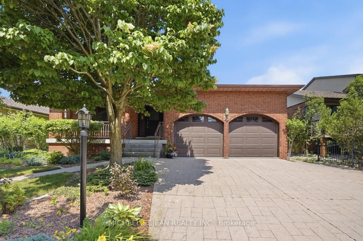 Property Photo:  35 Audubon Street S  ON L8J 1J6 
