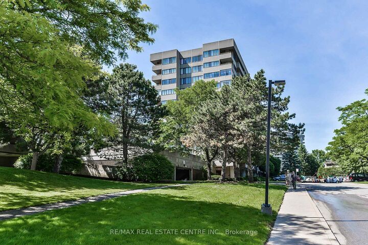 1320 Mississauga Valley Boulevard 410 — photo 1