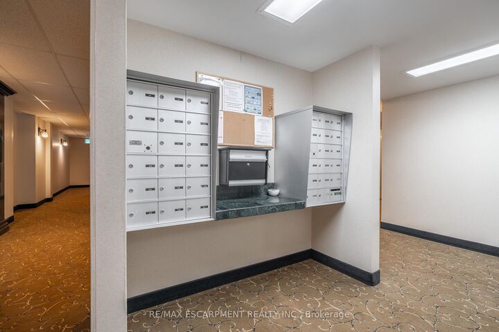 Property Photo: 970 Golf Links Road 306 ON L9K 1J8