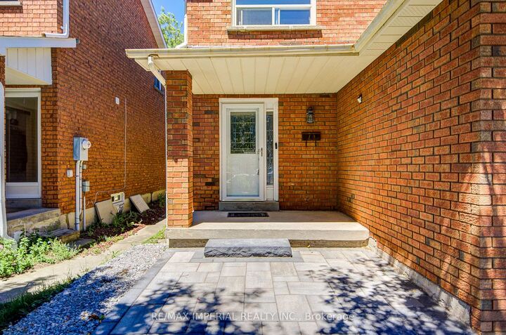 Property Photo:  3377 Hargrove Road  ON L5L 4E6 