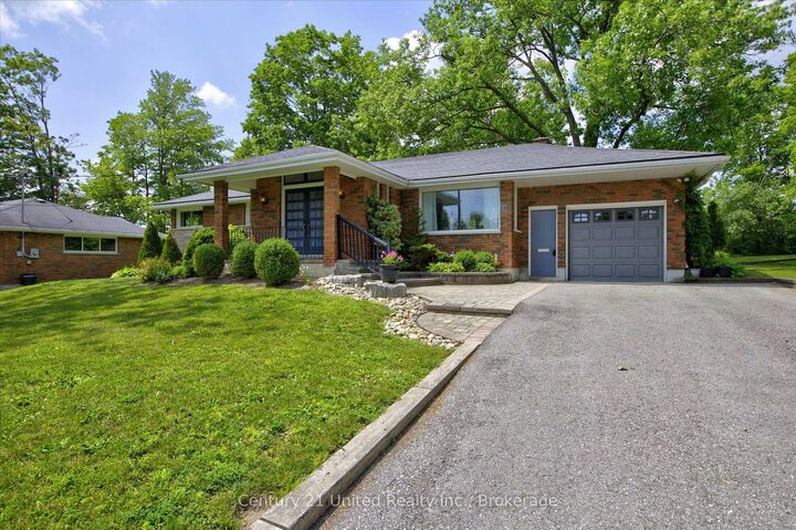 Property Photo:  130 Earlwood Drive  ON K9J 6B6 