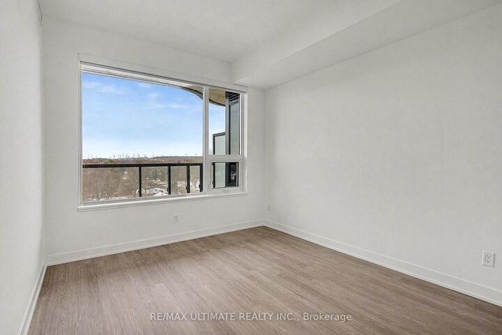 Property Photo:  8188 Yonge Street 727  ON L4J 1W5 