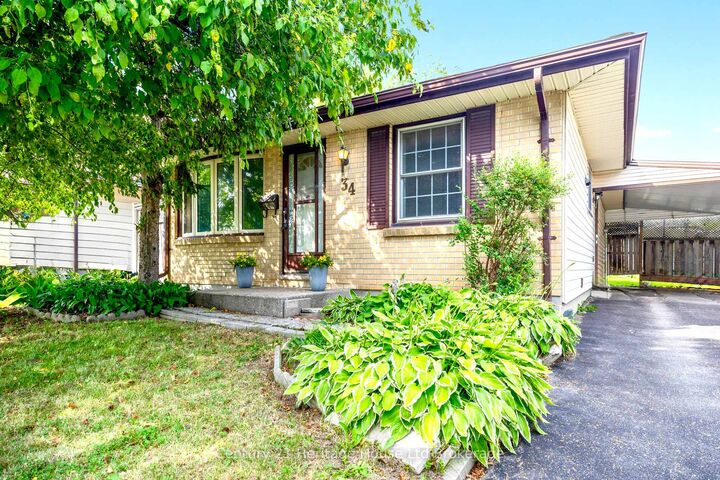 34 Dudley Crescent — photo 1